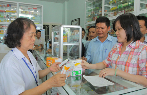 TÙY TIỆN MUA, BÁN THUỐC KHÔNG THEO ĐƠN BÁC SĨ
